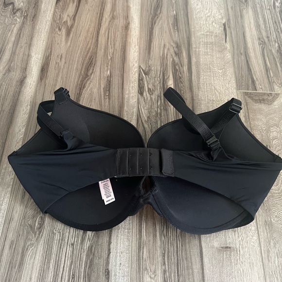 Victoria's Secret “plunge push up” bra 34DD - Picture 2 of 4